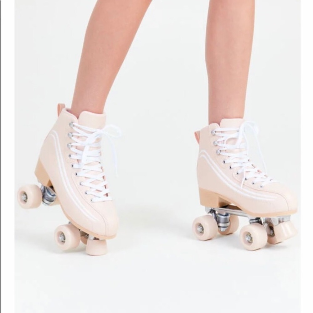 Altar’d State Derby Retro Skates